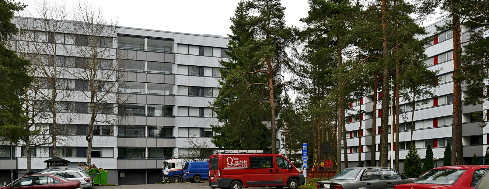 Asunto Oy Raskinpolku 8 julkisivumateriaaliksi valittiin keraamiset julkisivulankut ABL-Laatoilta. Julkisivukorjaushanke voitti Julkisivuremontti 2013 -kilpailun.